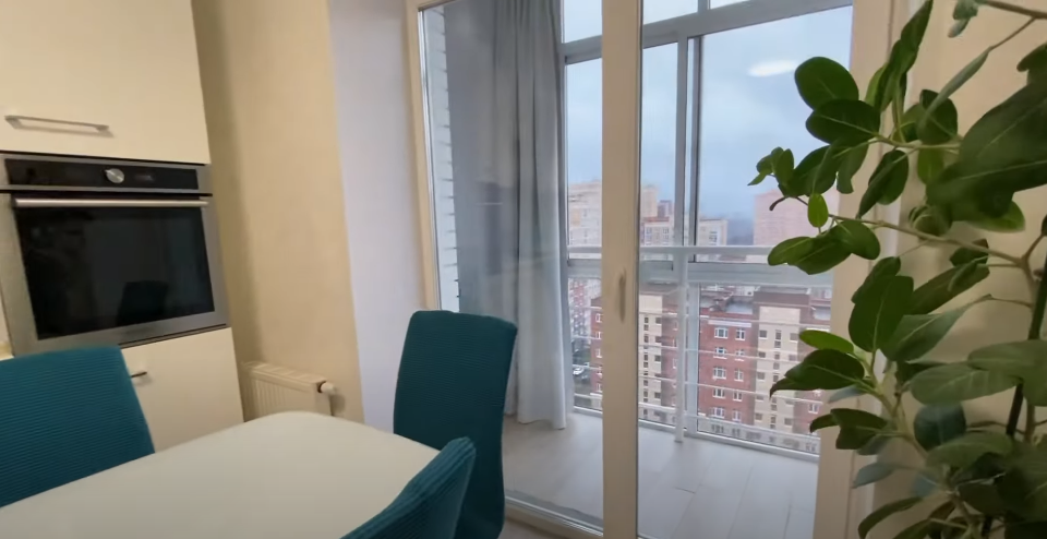 Остекление квартиры и отделка балкона